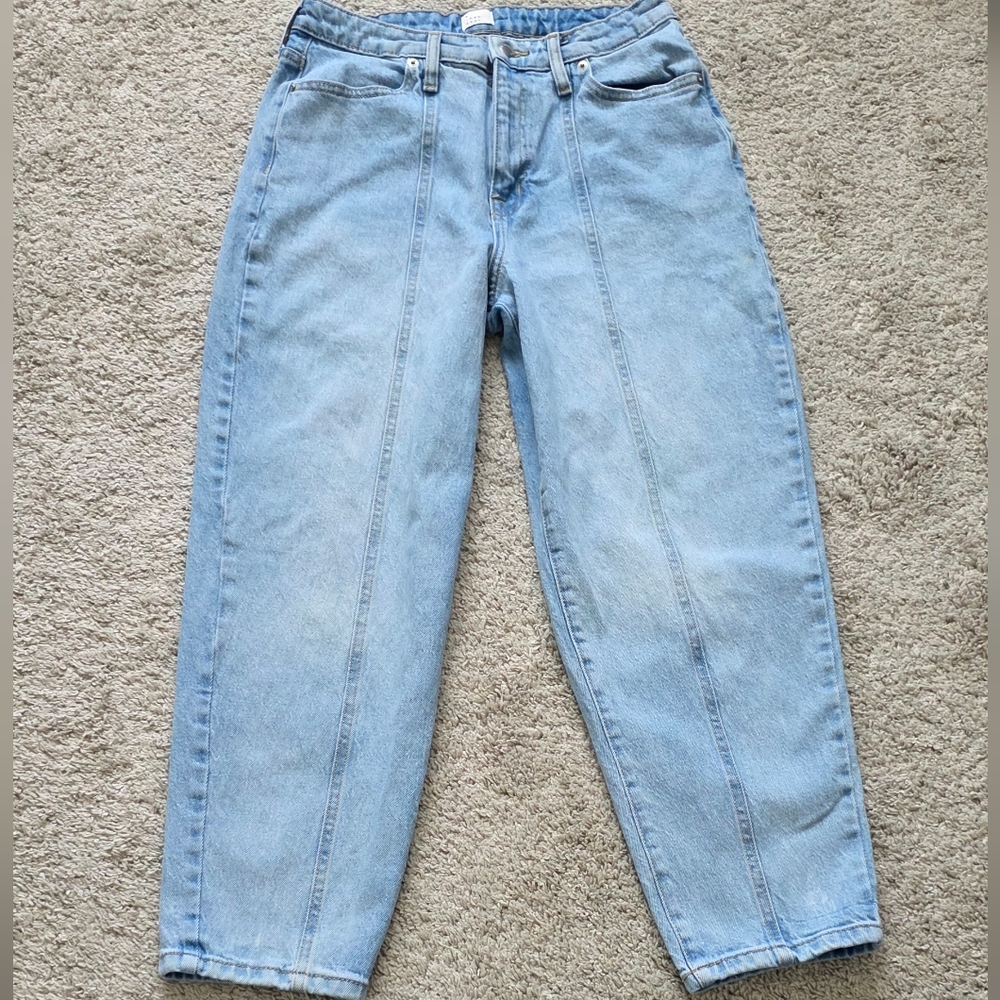 A New Day blue jeans sz 6/28R Tapered leg High Rise Relaxed